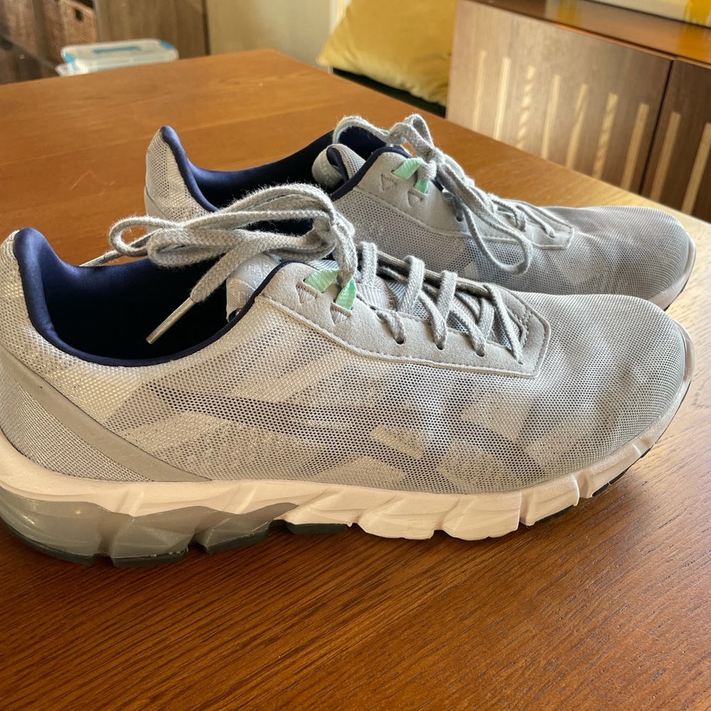 ASICS - Picture 2 of 6